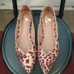 Size 7 1/2m brown and black leopard shoes